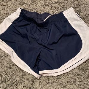 Women's athletic running shorts, size large